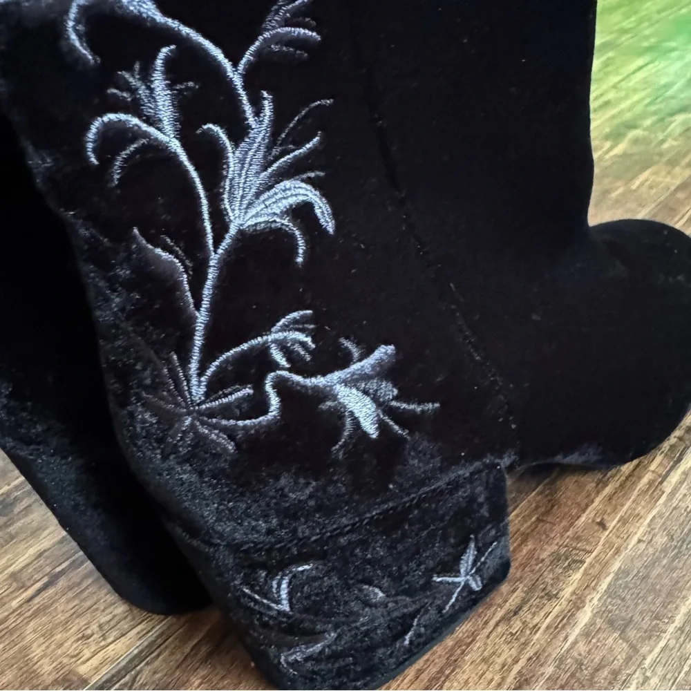 Kenneth Cole Reaction Renna Embroidered Boots - Picture 7 of 12